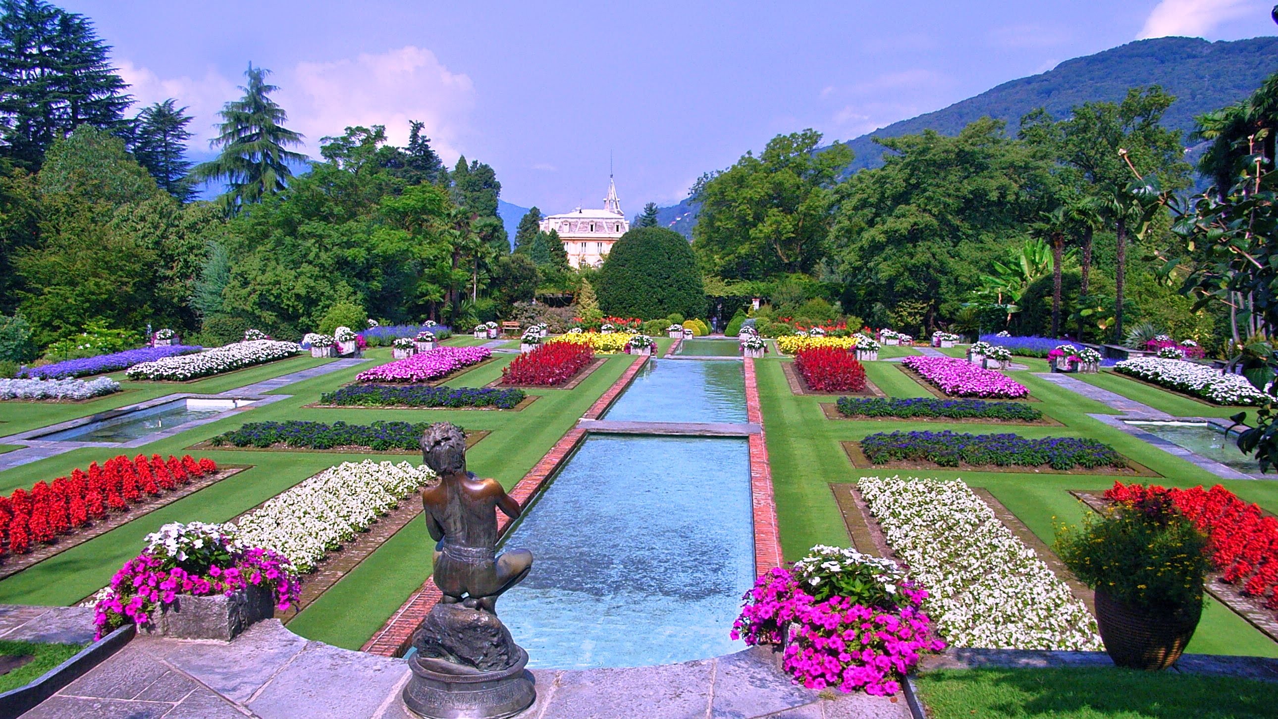 Primavera: 5 giardini dove ammirare la fioritura dei bulbi Giardino Villa disegno