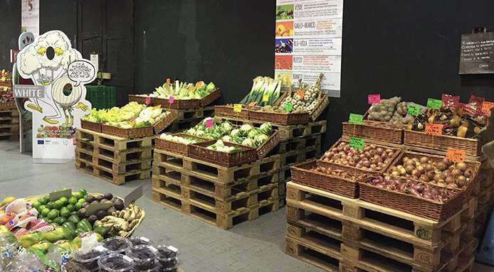 mercato di porta genova