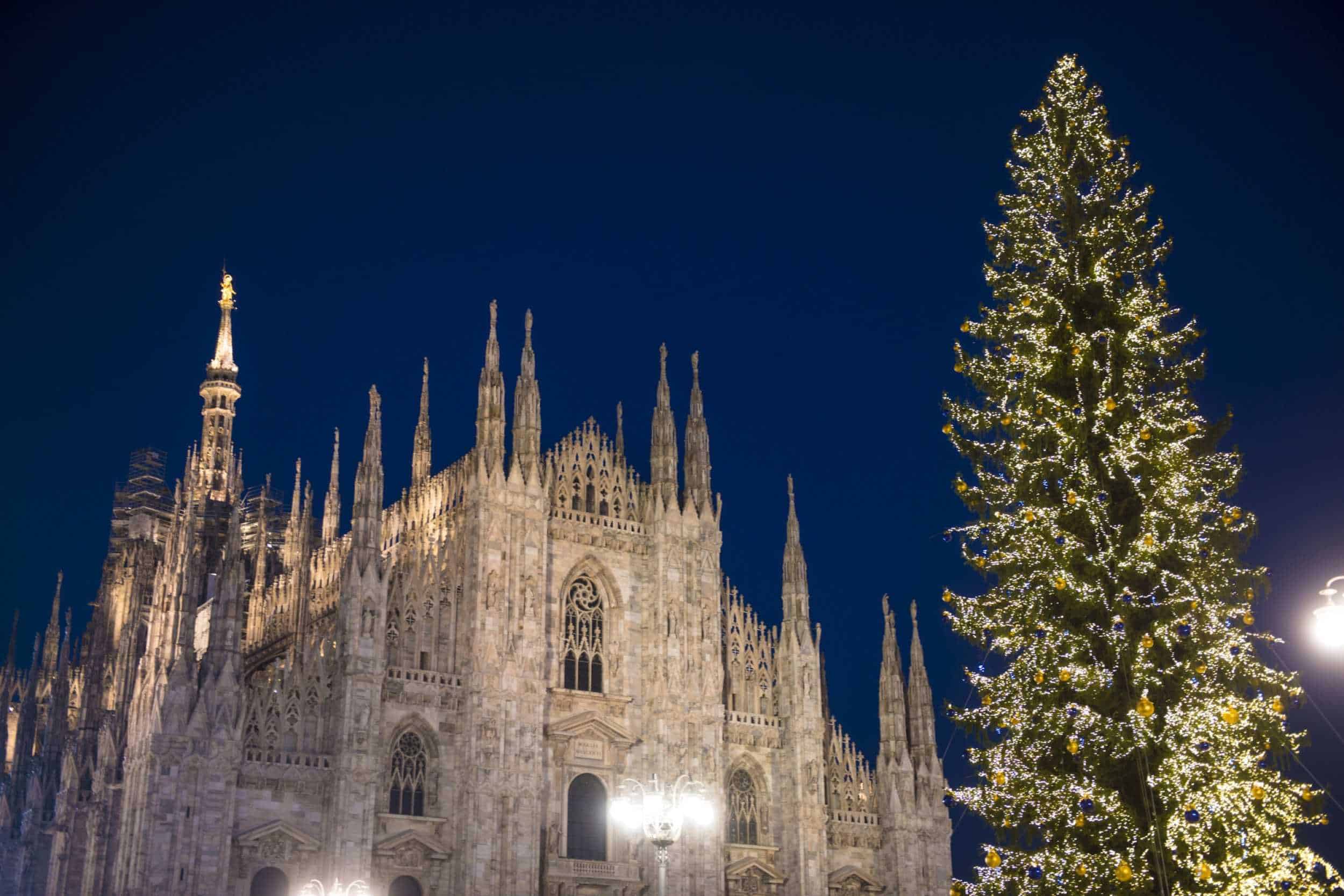 Addobbi Natalizi Milano.Natale A Milano Piste Di Pattinaggio Alberi Di Natale E Illuminazioni Natalizie