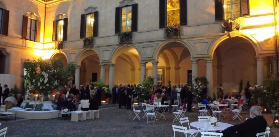 armani montenapoleone orari