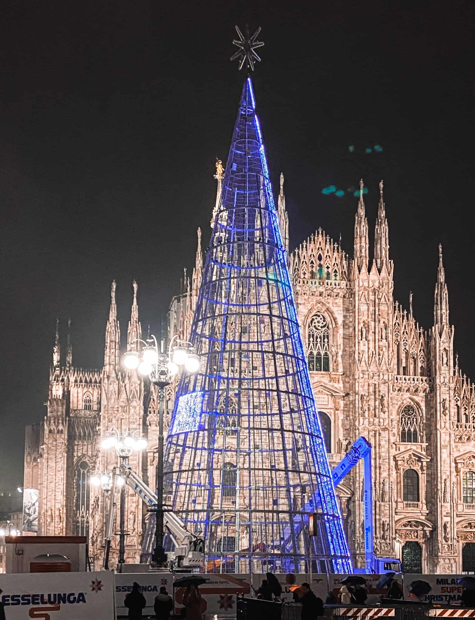 Albero Di Natale Milano.Accensione Albero Di Natale In Piazza Duomo Tutte Le Informazioni