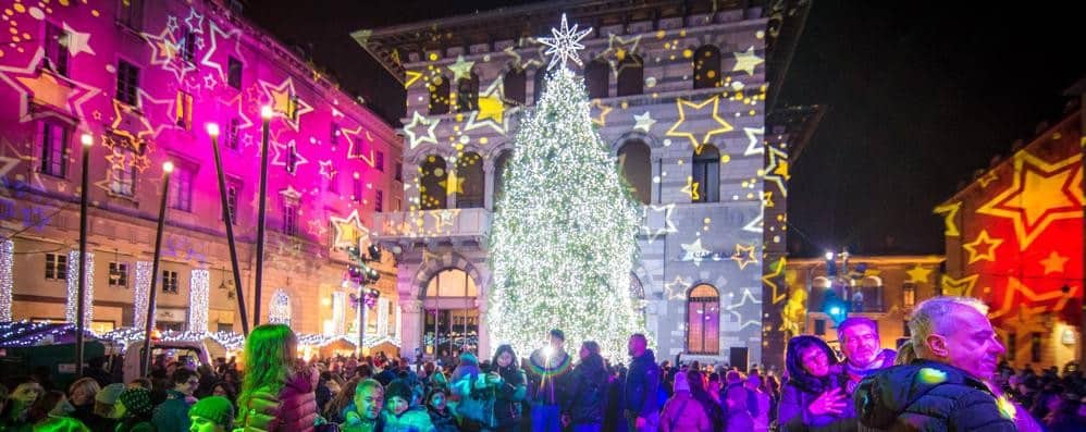 Como A Natale.Citta Dei Balocchi Torna A Como La Magia Del Natale Con Il Magic Light Festival