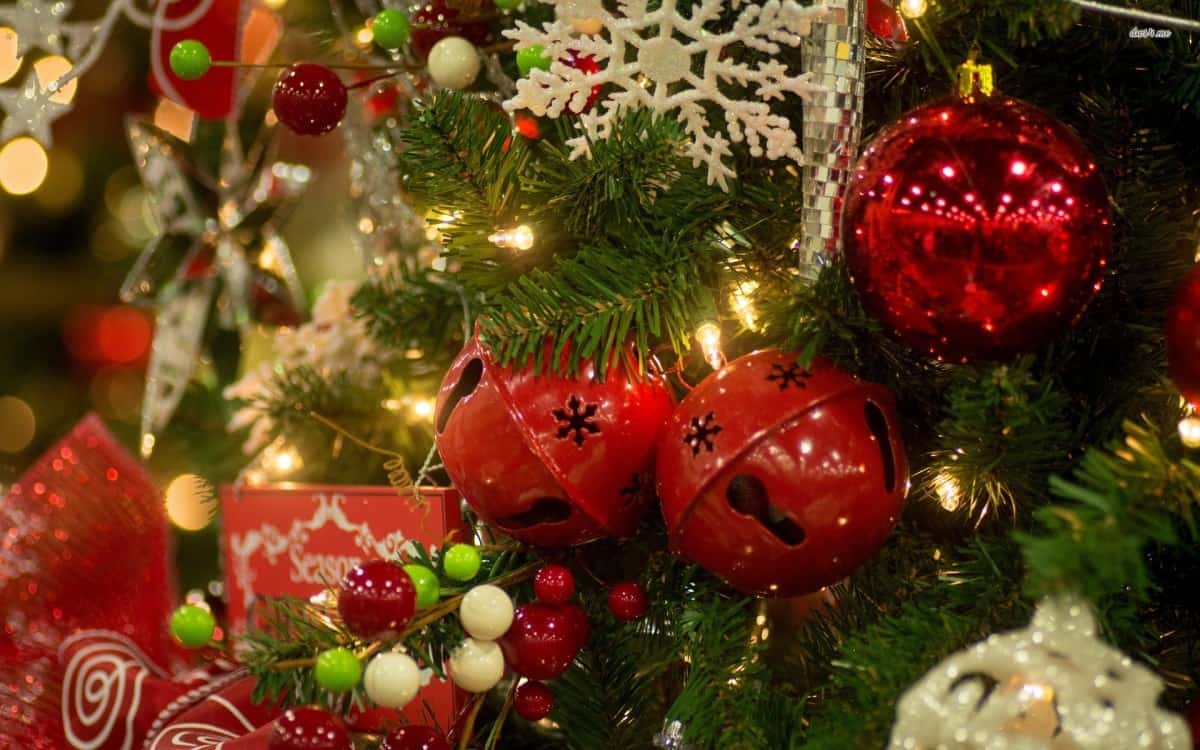 Decorazioni Natalizie Bianche E Rosse.Natale I Preziosi Consigli Per Addobbare Il Vostro Albero Di Natale