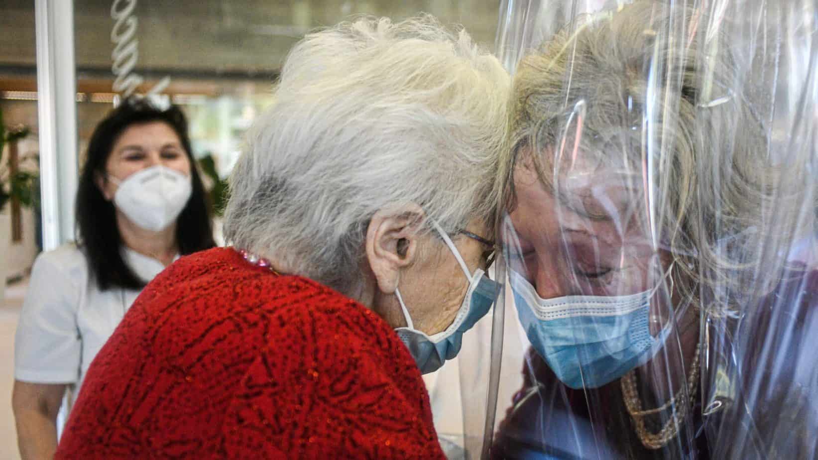 Festa Dei Nonni 2021 Oggi E La Data Per Fetsteggiare Ecco Perche